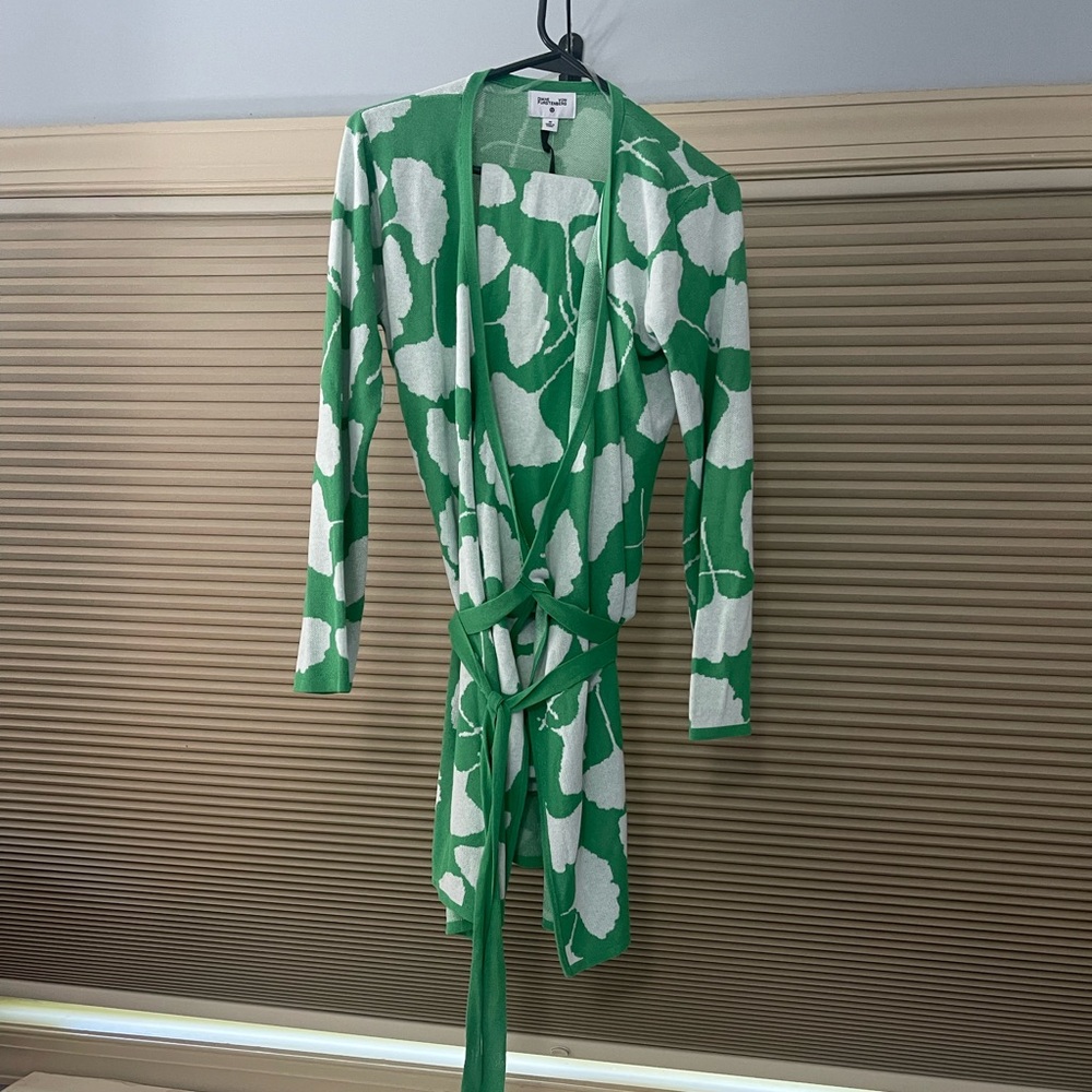 Diane Von Furstenberg for Target tunic and matching pants, NWT tags. Size medium - Picture 4 of 6
